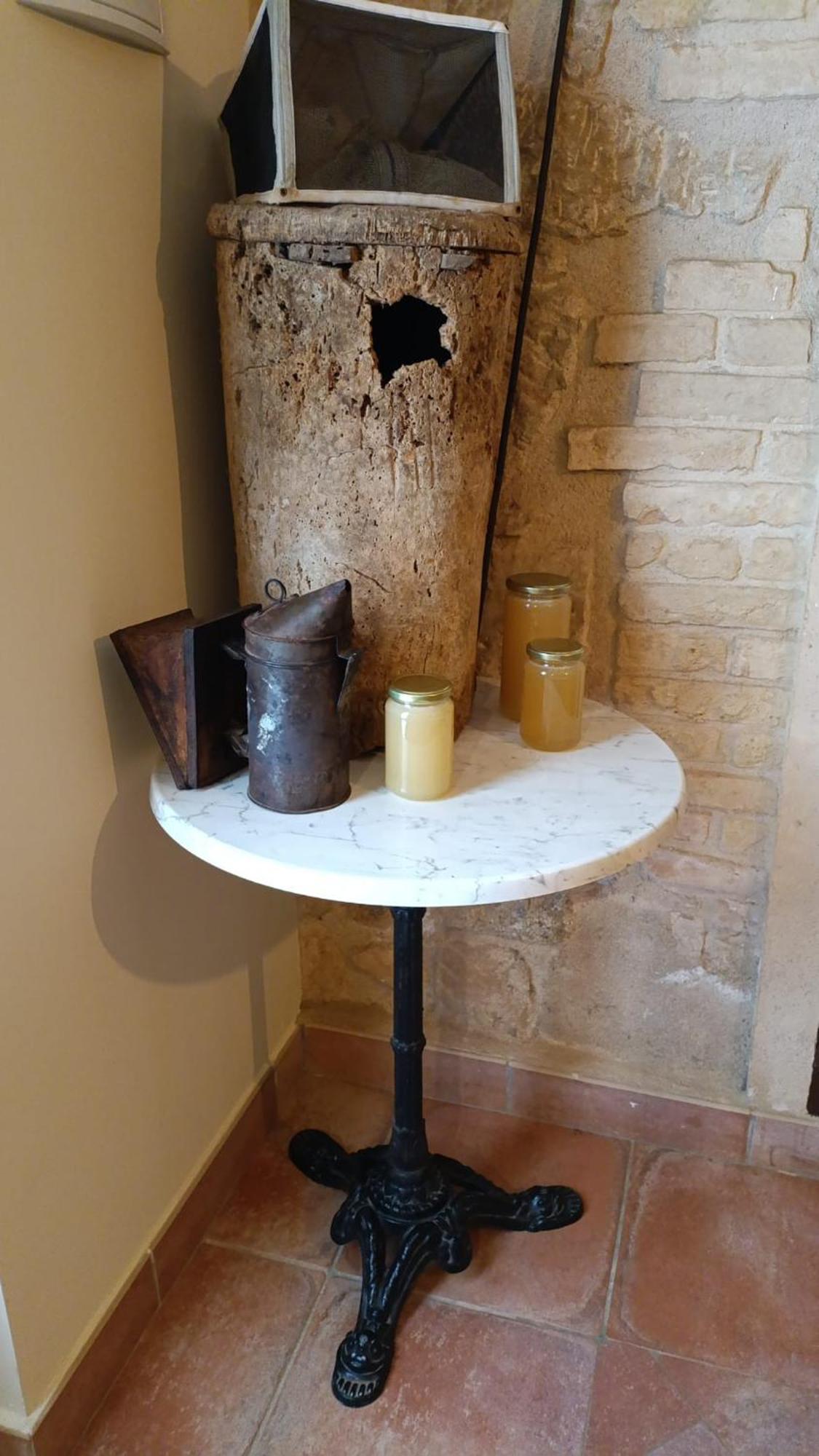 Apartamentos La Venta Del Rome Horta de Sant Joan Exteriör bild