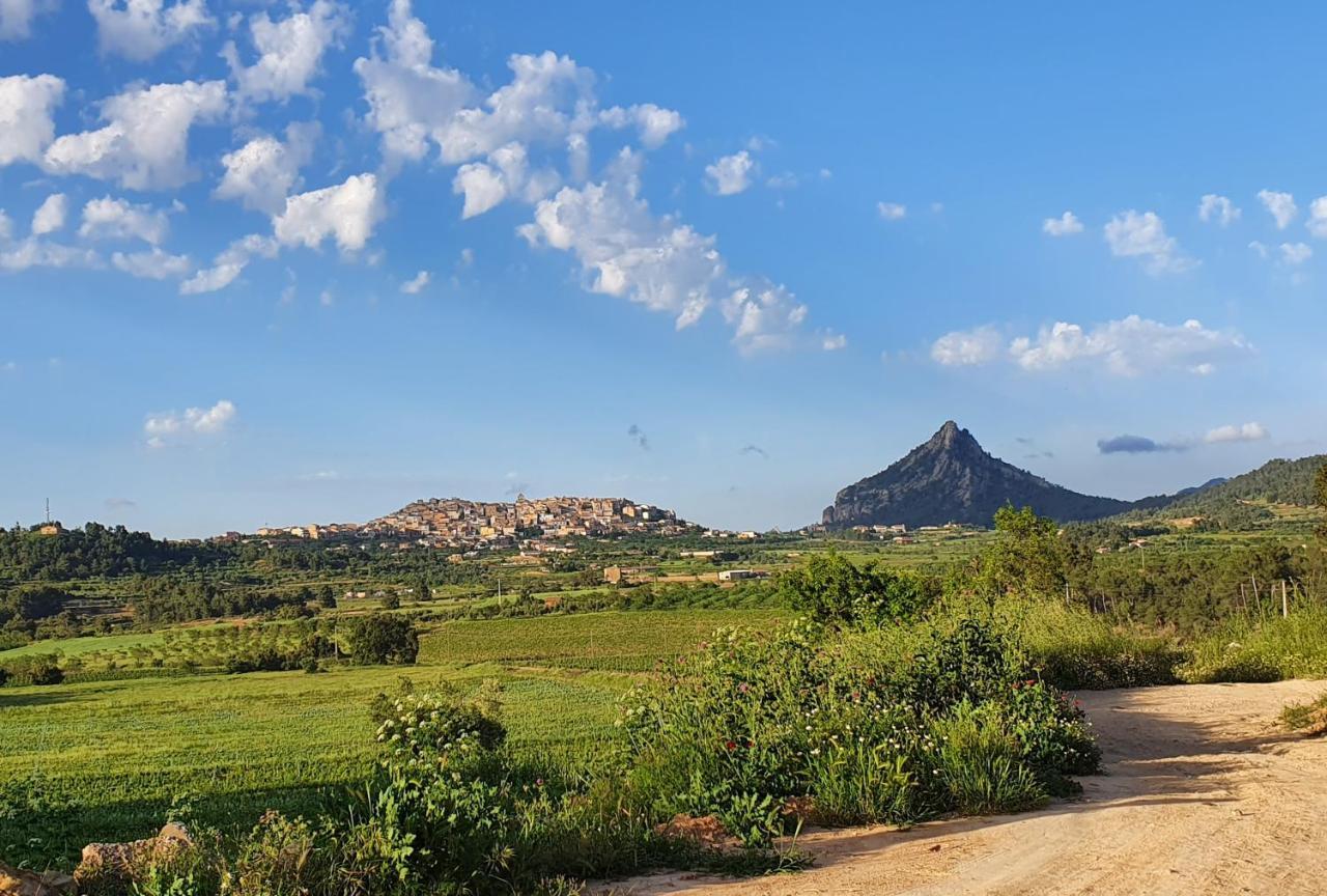 Apartamentos La Venta Del Rome Horta de Sant Joan Exteriör bild